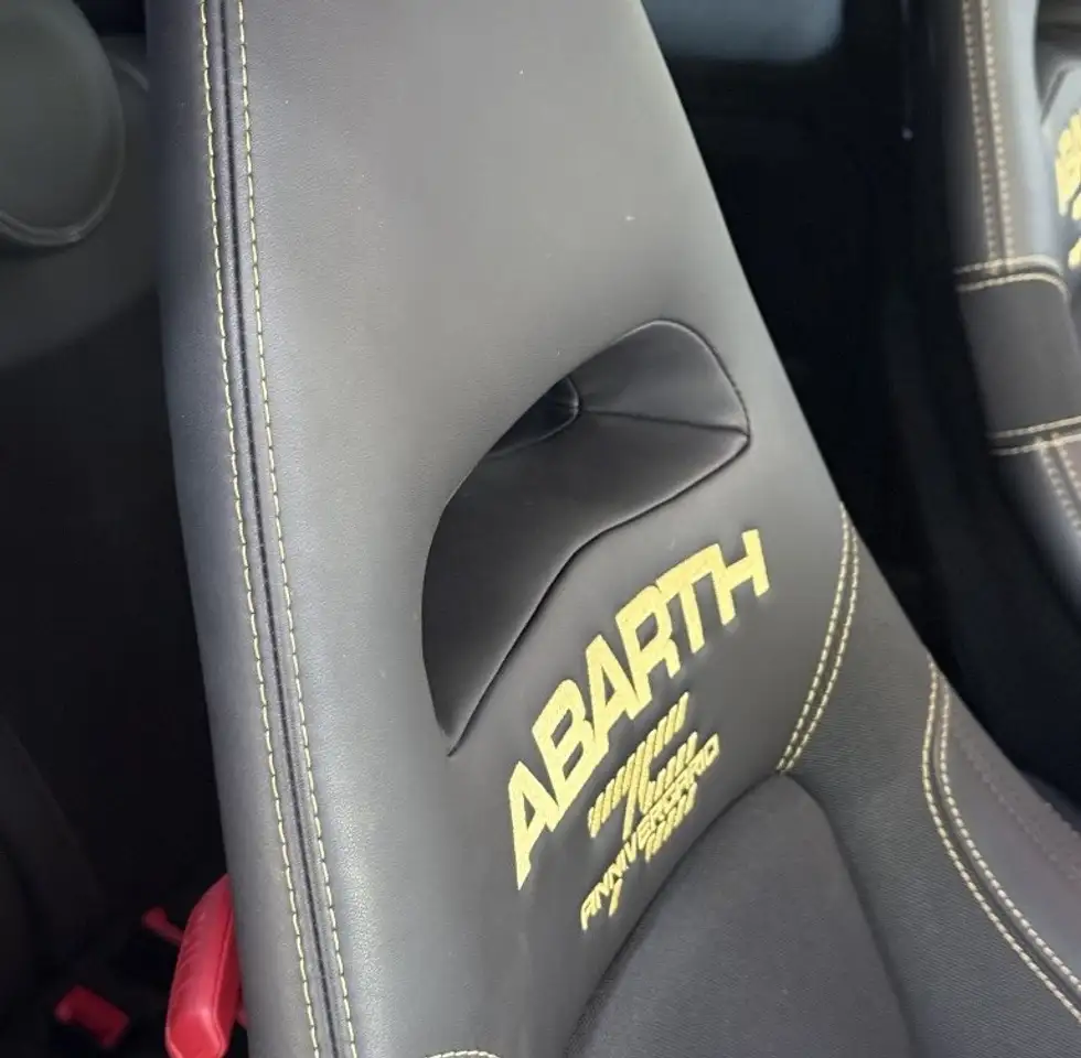 Abarth 695 1.4T JET 75º Anniversario 132KW — معرض صور السيارة 16