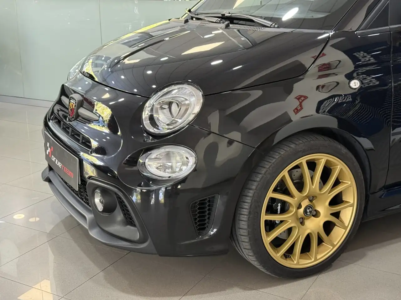 Abarth 695 1.4T JET 75º Anniversario 132KW — معرض صور السيارة 3