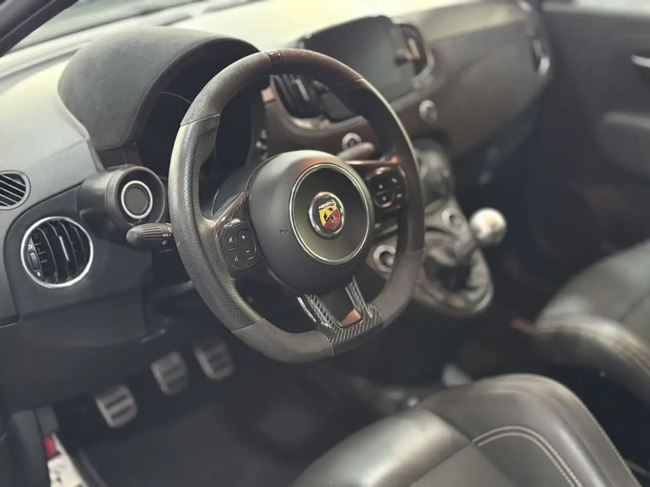 Abarth 695 1.4T JET 75º Anniversario 132KW — معرض صور السيارة 13