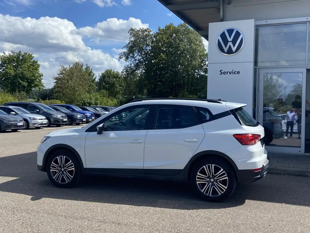 SEAT Arona 1.0 TSI Style FULL-LINK+VIRTUAL-COCKPIT+NA — معرض صور السيارة 3