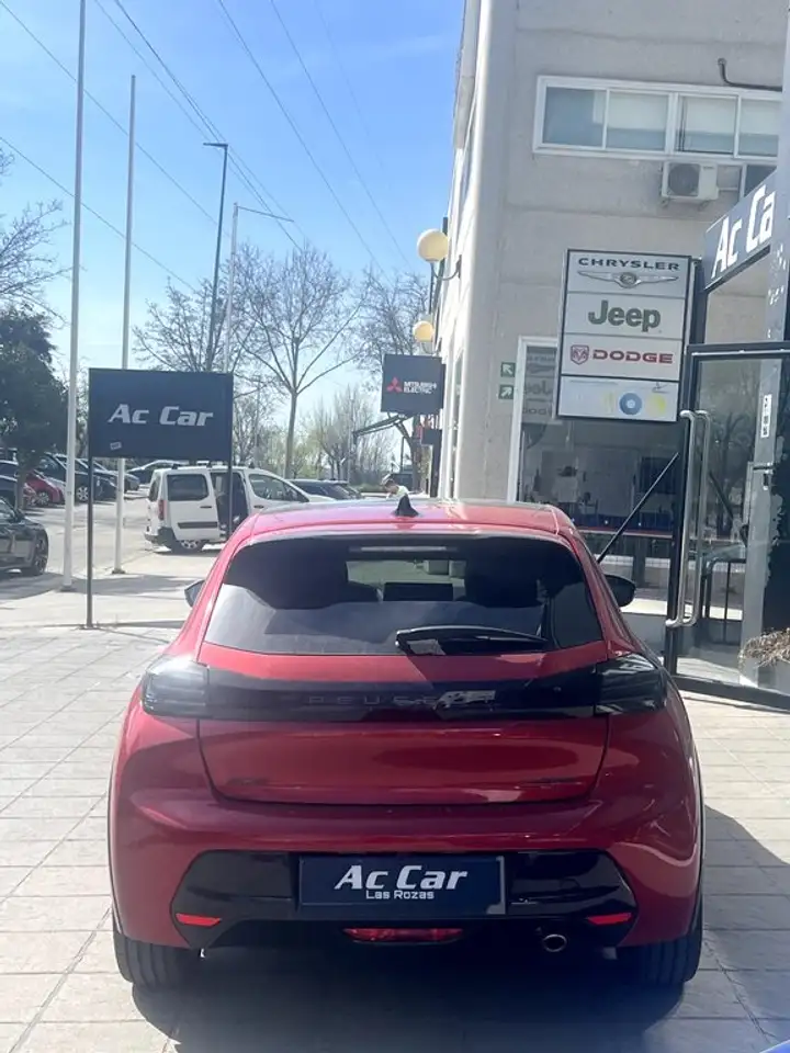 Peugeot 208 GT HYBRID 100 eDCS6 — Galerie du véhicule 4