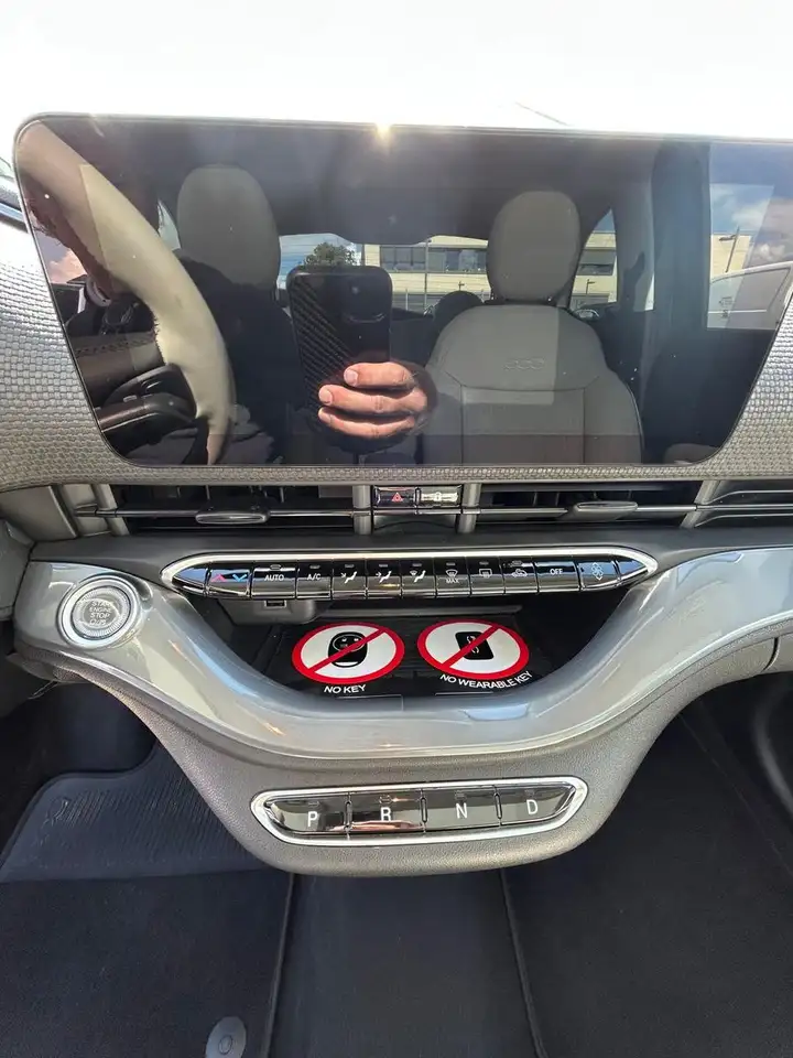 Fiat 500e Basis Limo La Prima by Bocelli — Galerie du véhicule 9