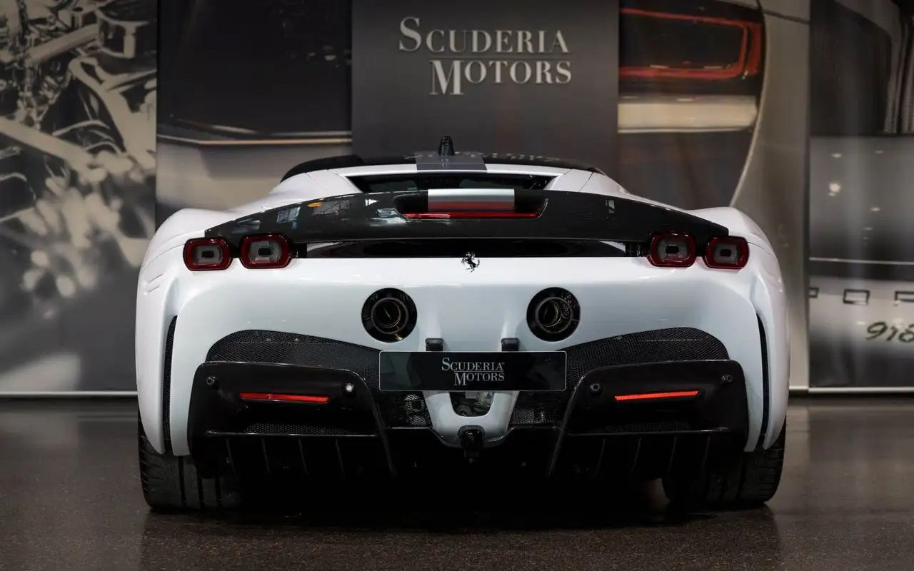Ferrari SF90 Stradale FULL CARBON | ASSETTO FIORANO — Galería del vehículo 6