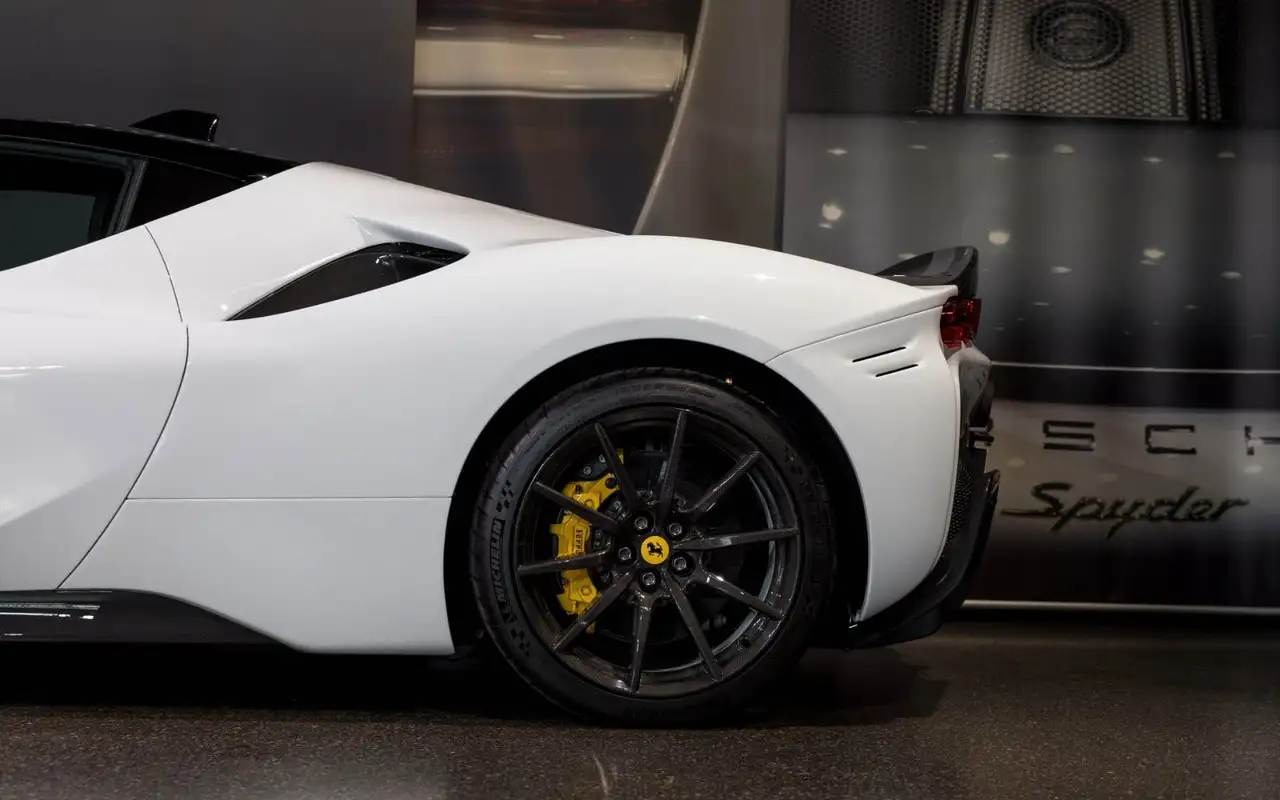 Ferrari SF90 Stradale FULL CARBON | ASSETTO FIORANO — Galería del vehículo 3