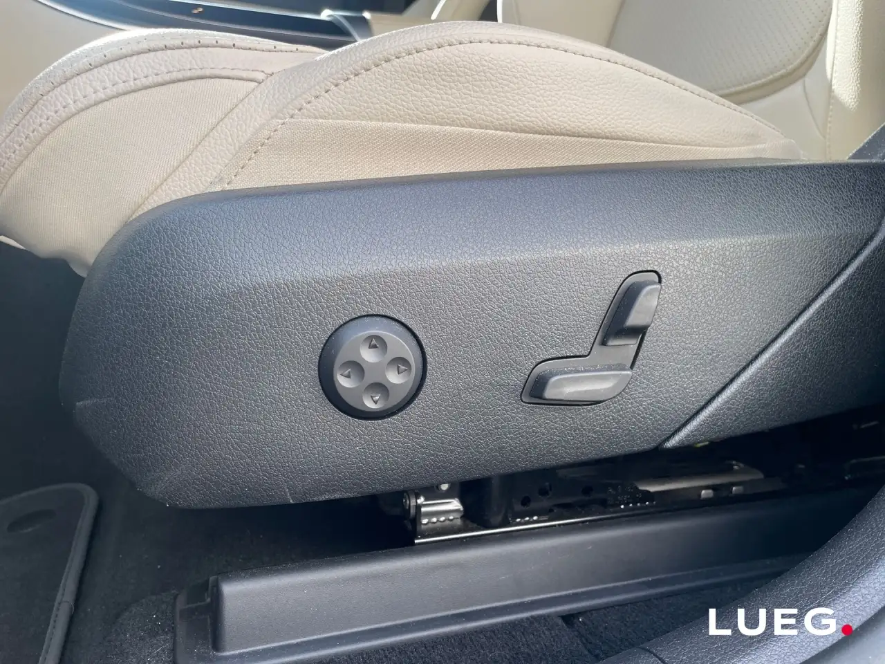 Mercedes-Benz GLC 200 4M Distronic Perf AHK AUT Kam. KeyLess — معرض صور السيارة 19