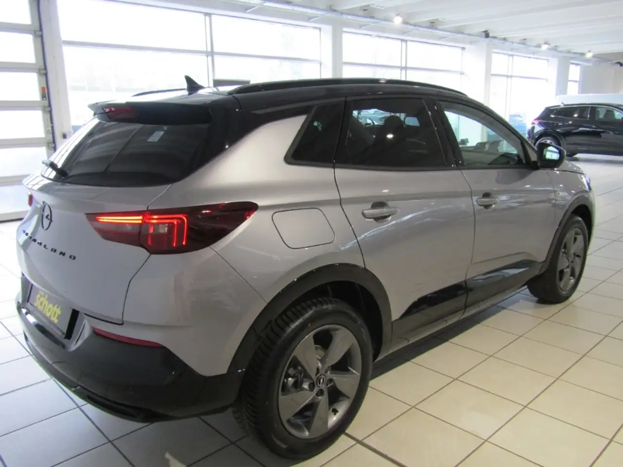 Opel Grandland GS 1.2 131PS PDC APP BT KAM TEMP SHZ LHZ NAVI — معرض صور السيارة 5