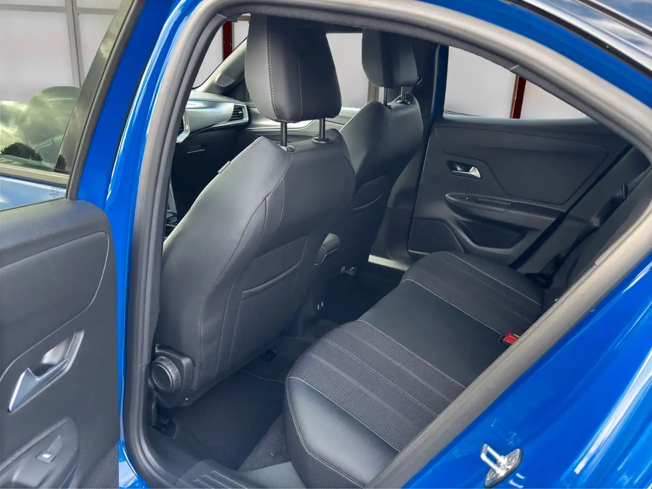 Opel Mokka GS Line | AUTOMATIK | NUR 10.082 KM — Galería del vehículo 15