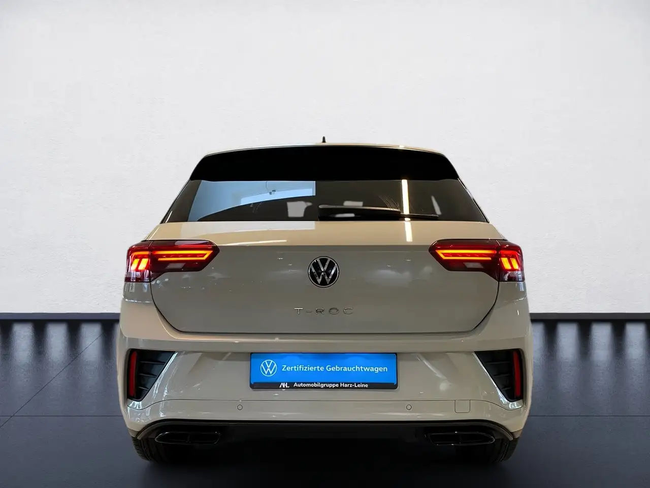 Volkswagen T-Roc 1.0 TSI R-Line ACC AppConnect LED PDC ACC — Vehicle gallery 5