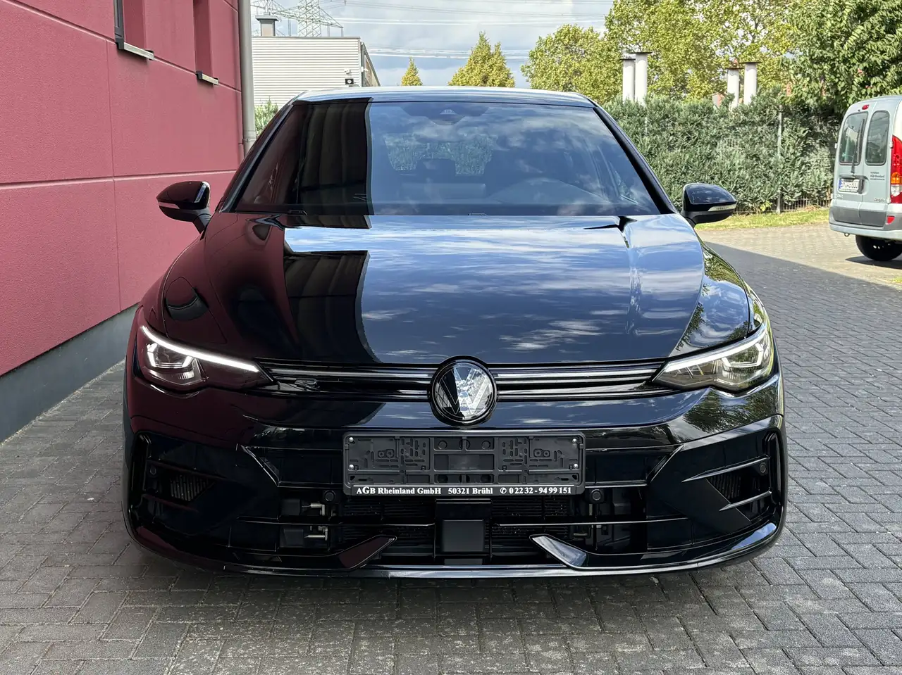 Volkswagen Golf R 2.0 TSI OPF 4MOTION DSG SONDERMODELL BLACK EDITION 333PS LEDERPAKET CARBON 1-HAND TOP* — Galería del vehículo 7