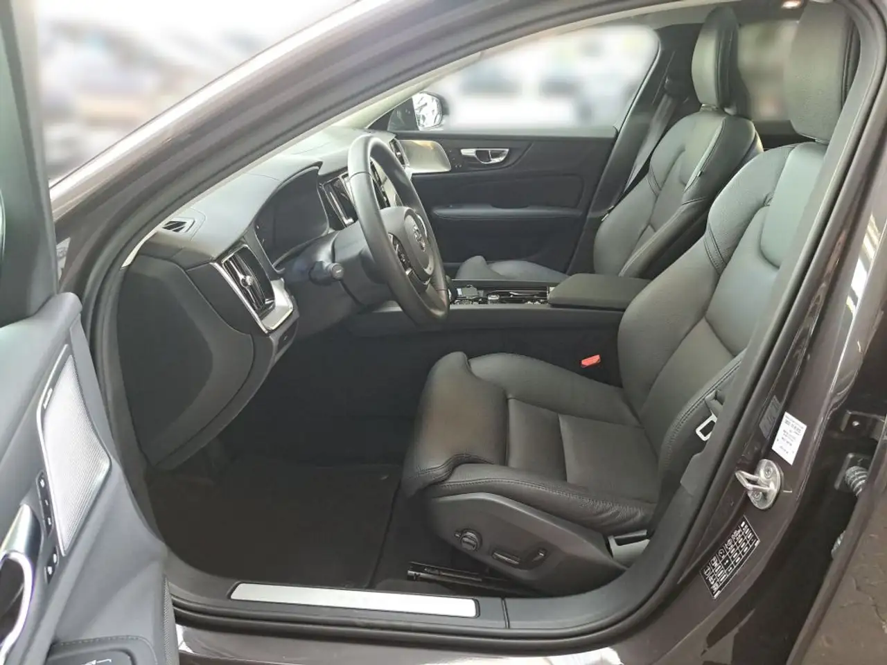 Volvo V60 Cross Country B5 B AWD Ultimate 360GradKamera+Soundsystem — Galerie du véhicule 9