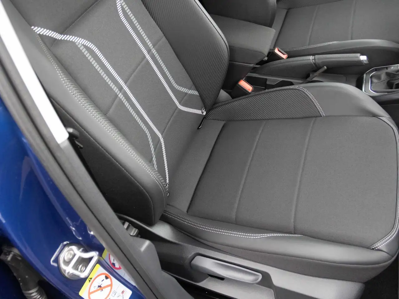 Volkswagen Taigo 1.0 TSI DSG Style, Navi, LED-Matrix, App-C — معرض صور السيارة 20