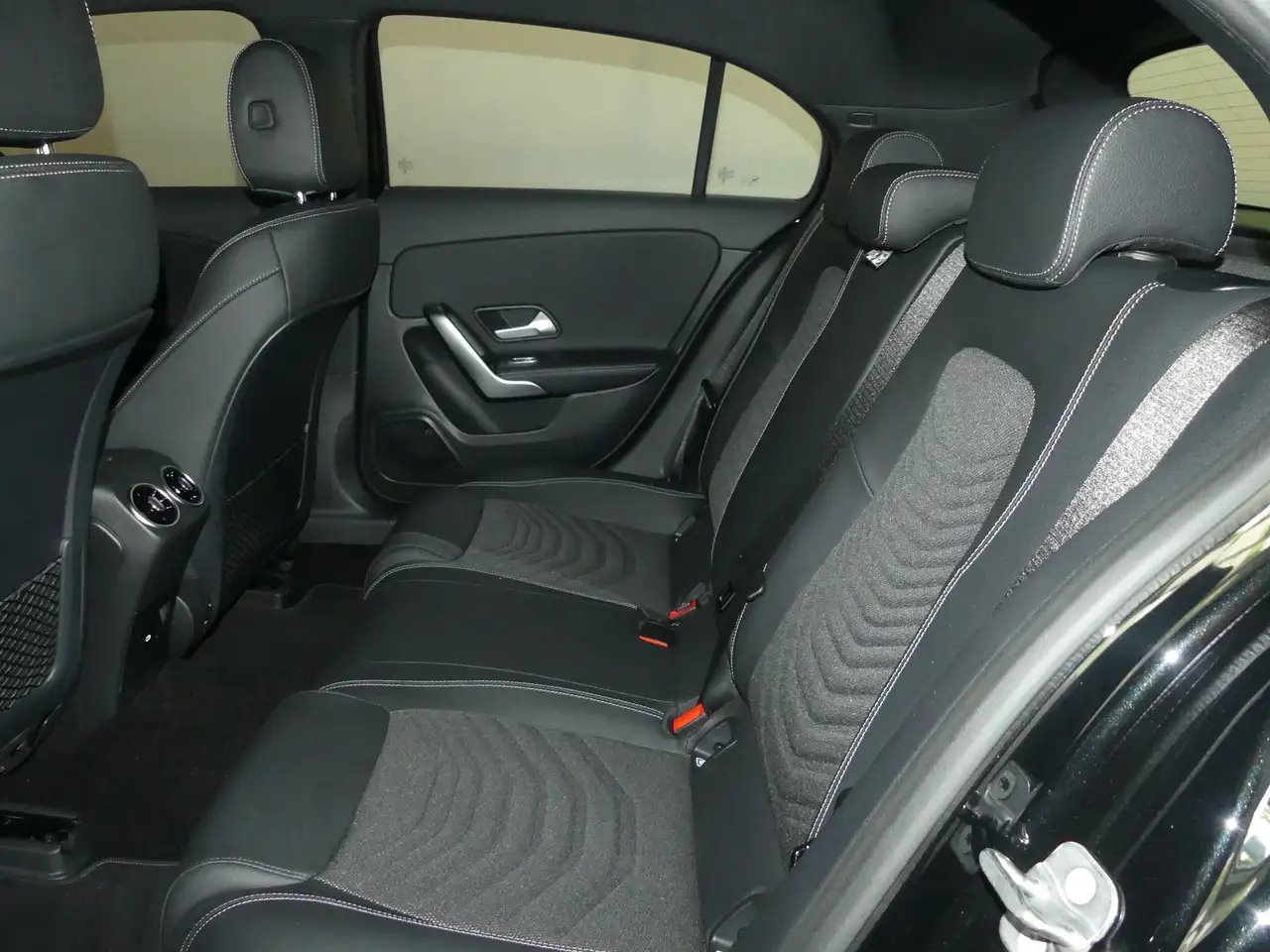 Mercedes-Benz A 180 PROGRESSIVE LINE ADVANCED, HOLZ LINDE, RFK, LED. — Galerie du véhicule 10