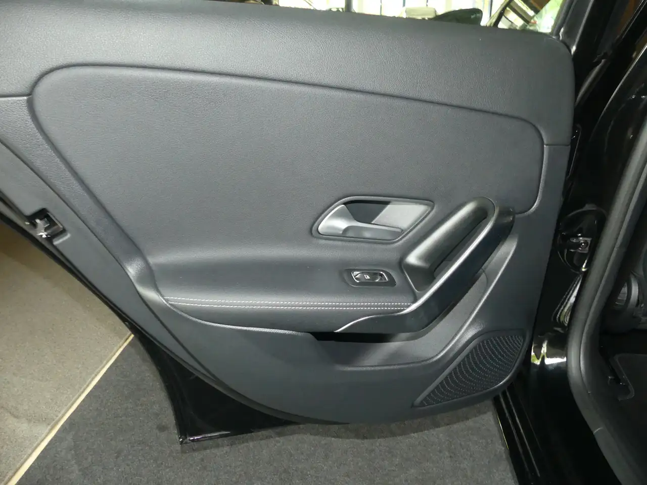 Mercedes-Benz A 180 PROGRESSIVE LINE ADVANCED, HOLZ LINDE, RFK, LED. — Galerie du véhicule 9