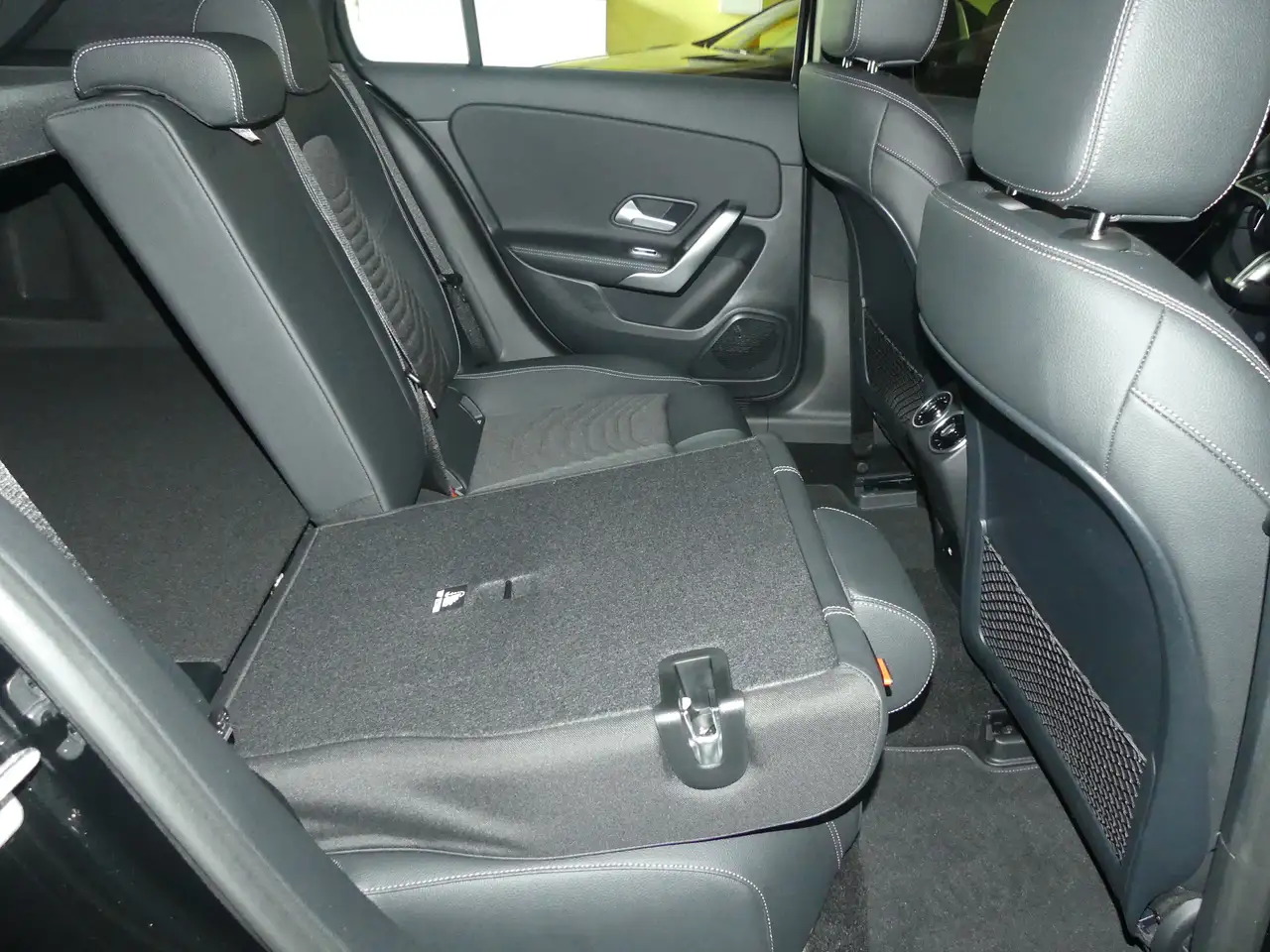 Mercedes-Benz A 180 PROGRESSIVE LINE ADVANCED, HOLZ LINDE, RFK, LED. — Galerie du véhicule 16