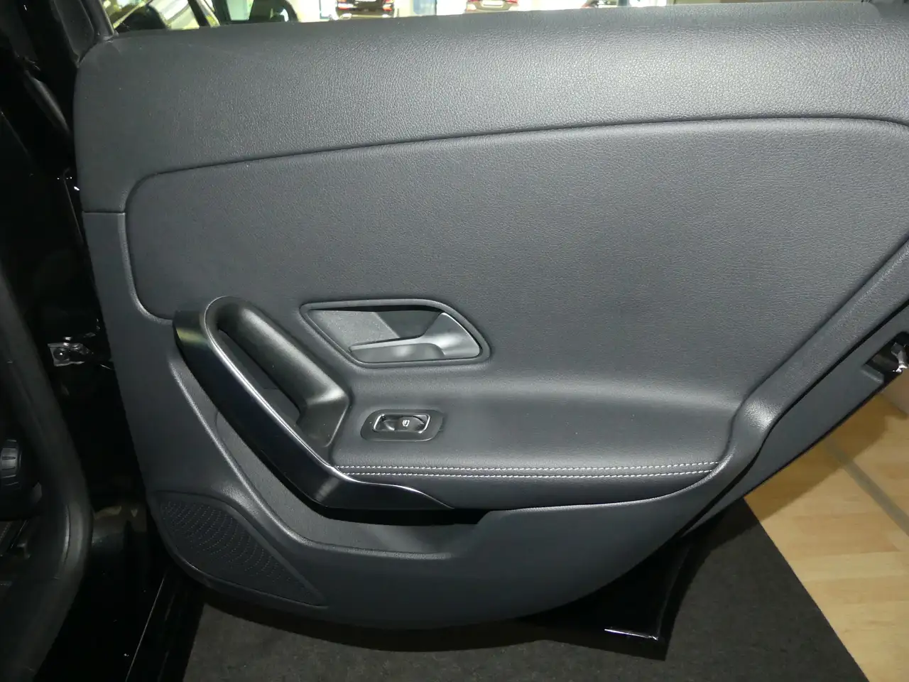 Mercedes-Benz A 180 PROGRESSIVE LINE ADVANCED, HOLZ LINDE, RFK, LED. — Galerie du véhicule 19