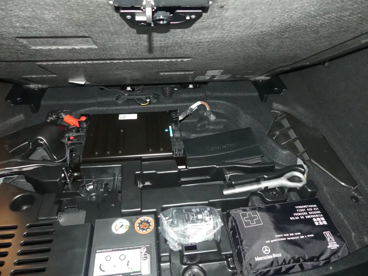 Mercedes-Benz A 180 PROGRESSIVE LINE ADVANCED, HOLZ LINDE, RFK, LED. — Galerie du véhicule 14