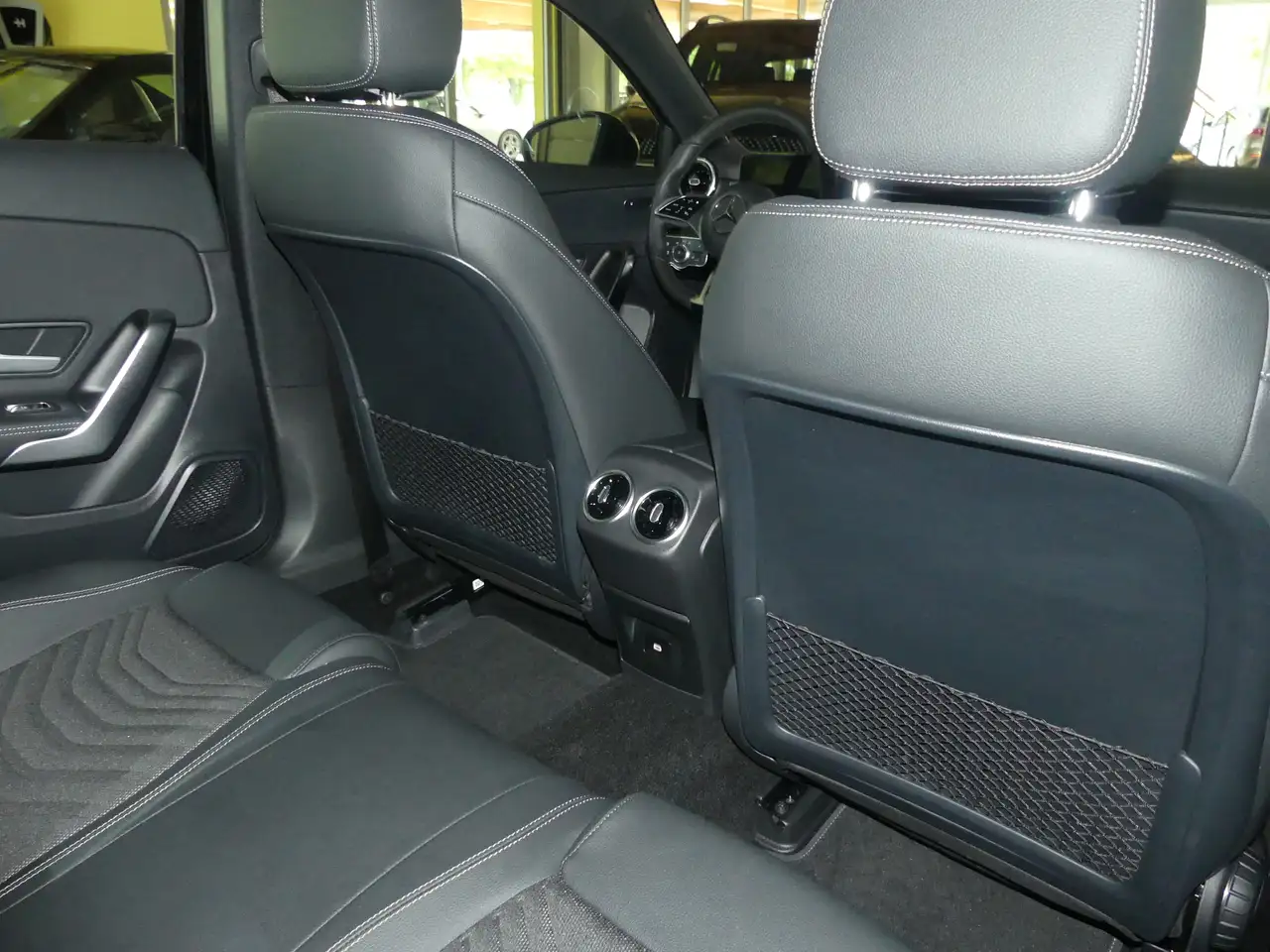 Mercedes-Benz A 180 PROGRESSIVE LINE ADVANCED, HOLZ LINDE, RFK, LED. — Galerie du véhicule 18