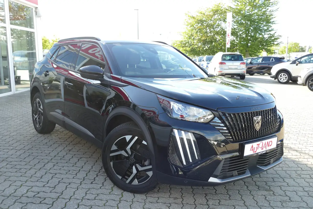 Peugeot 2008 1.2 PureTech Allure LED Digitales Cockpit — Vehicle gallery 6