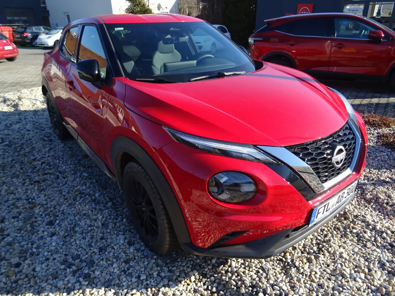 Nissan Juke N-Connecta Tech Winter — Vehicle gallery 7
