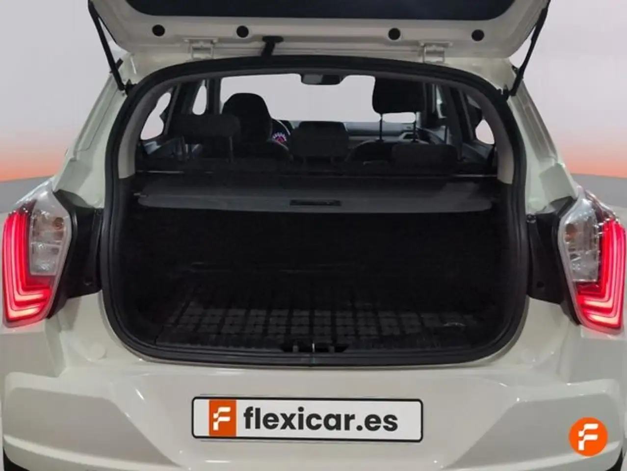 SsangYong Tivoli G15T LP Urban Plus — معرض صور السيارة 17