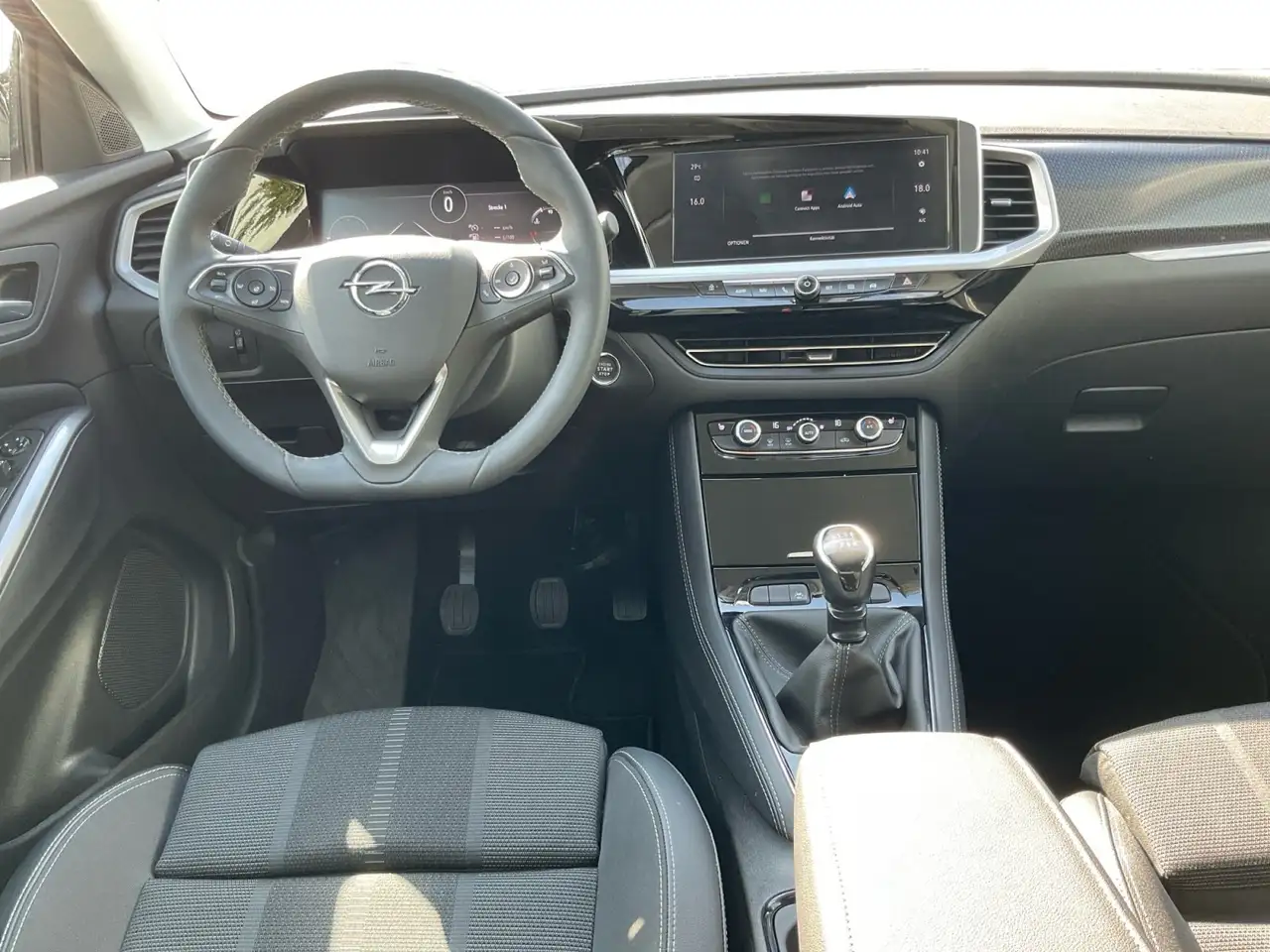 Opel Grandland 1.2 Allwetterreifen, Anhängerkupplung — Galería del vehículo 12