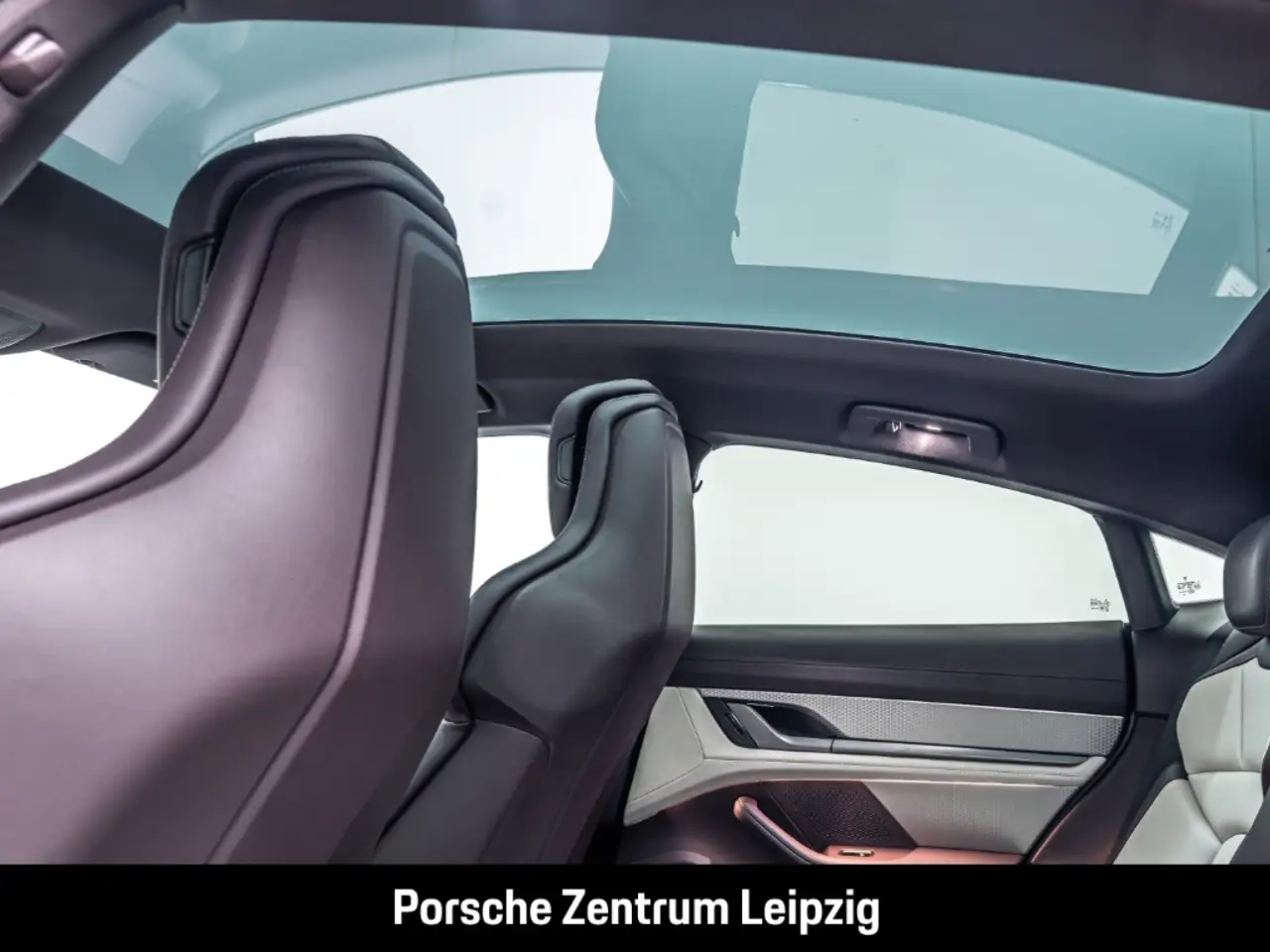 Porsche Taycan 4S InnoDrive Head-Up Rückfahrkamera BOSE — Galería del vehículo 19