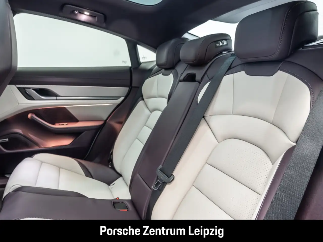 Porsche Taycan 4S InnoDrive Head-Up Rückfahrkamera BOSE — Galería del vehículo 18