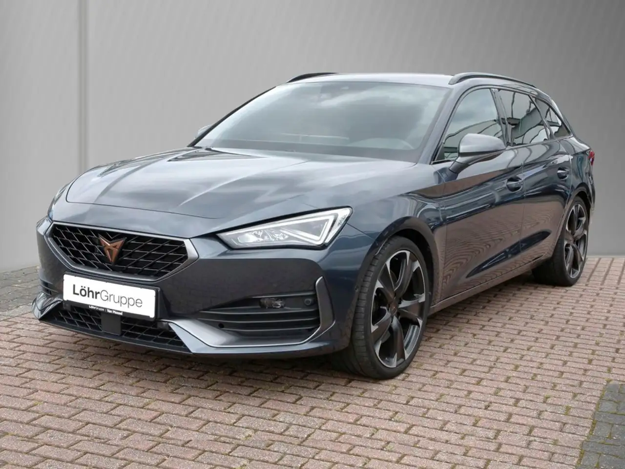 CUPRA Leon Sportstourer VZ 2.0 TSI 19" AHK BEATS Navi+VC L... — Galerie du véhicule 2