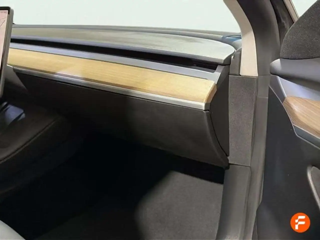 Tesla Model 3 RWD — Galerie du véhicule 25