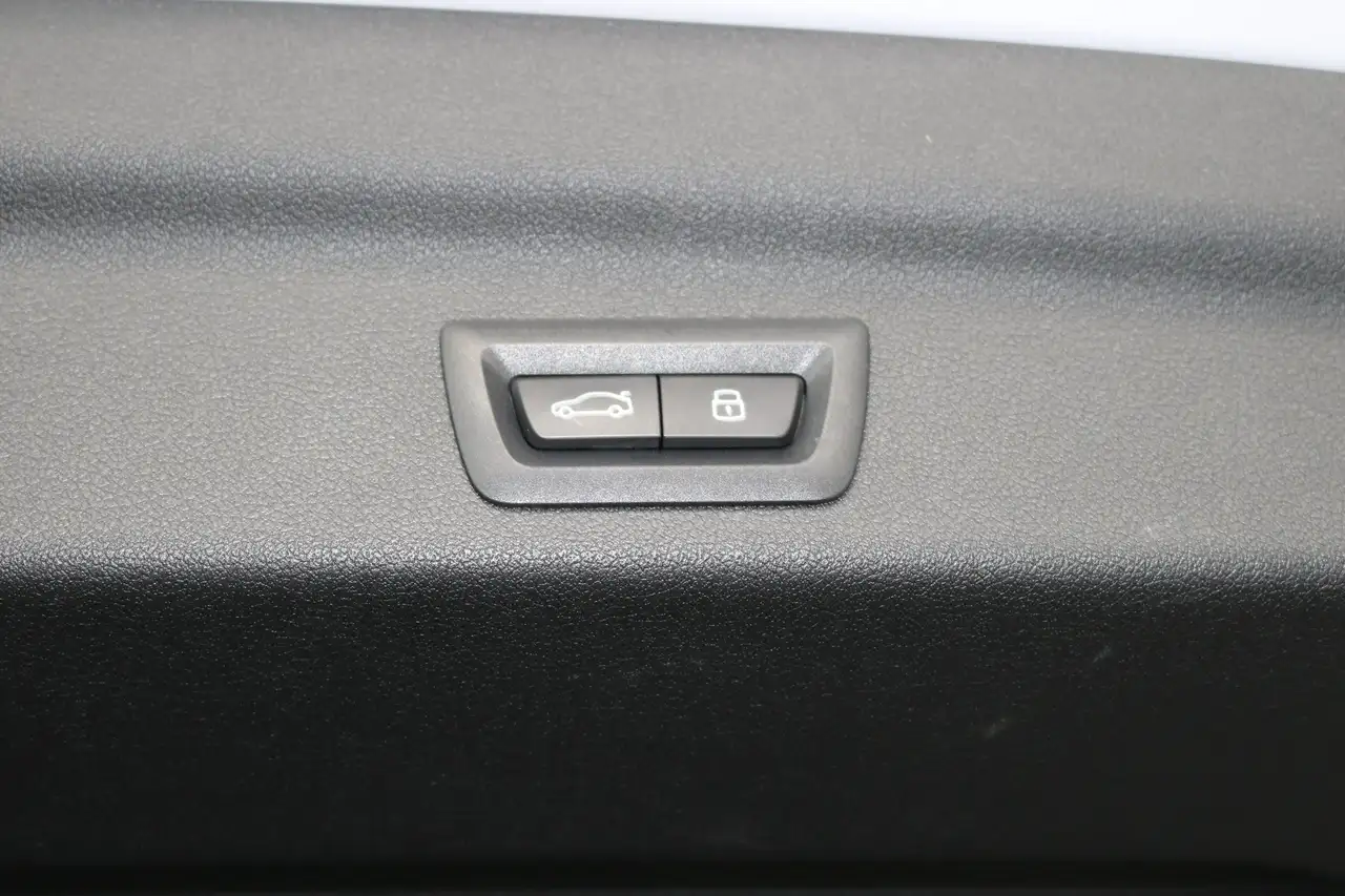 BMW X1 sDrive18i MSport, Panorama, HK HiFi, el.Sitze, LED — معرض صور السيارة 7