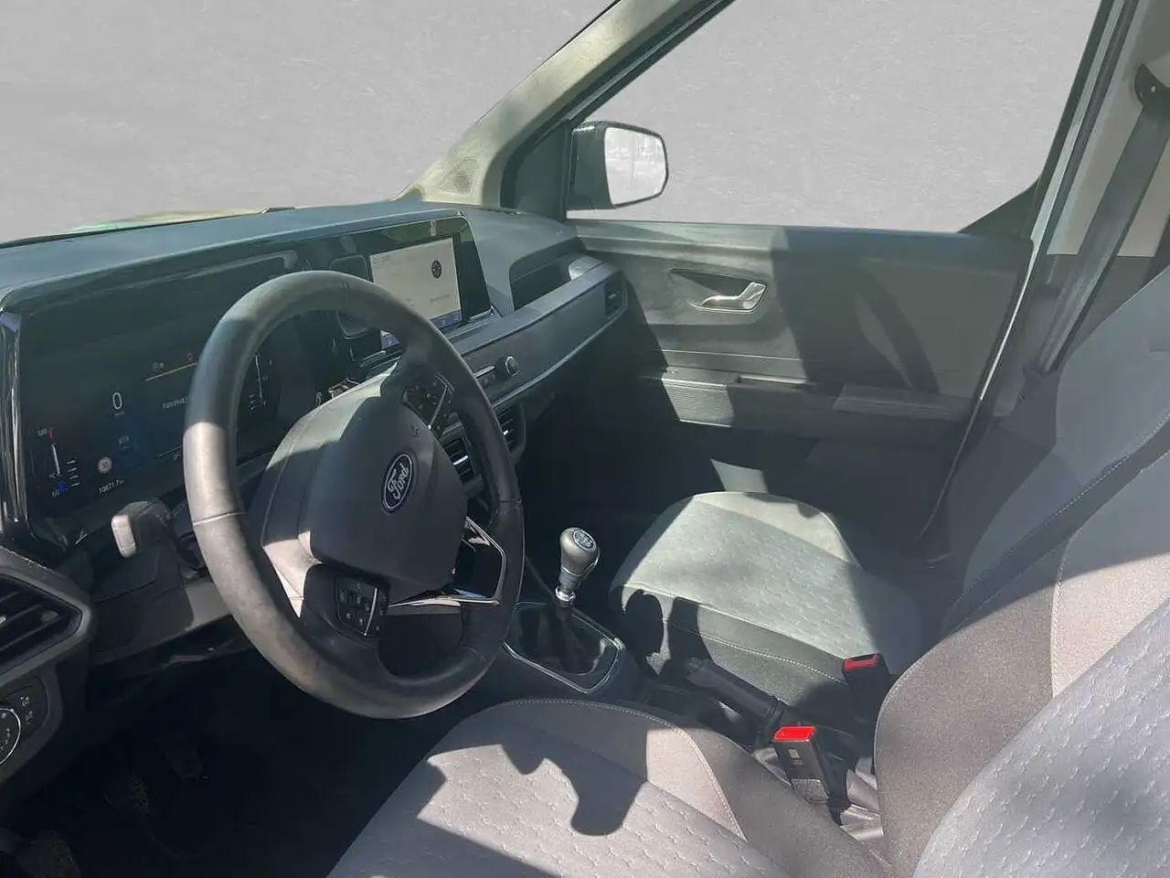 Ford Tourneo Courier 1.0 EcoBoost TITANIUM — Galerie du véhicule 3