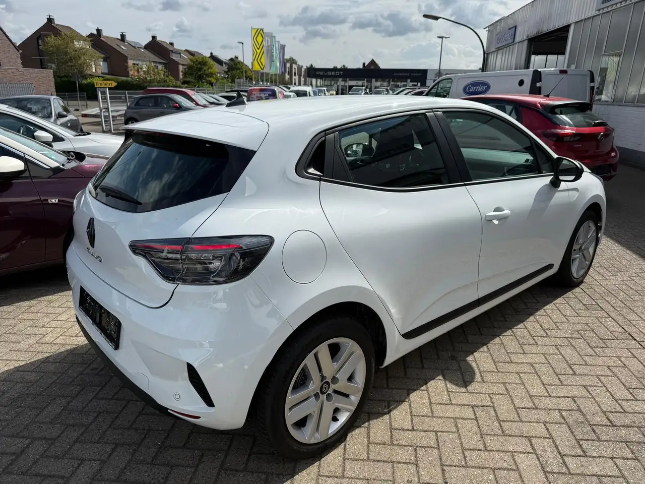 Renault Clio Evolution ALLWETTER KAMERA CARPLAY DAB+ — Galería del vehículo 4