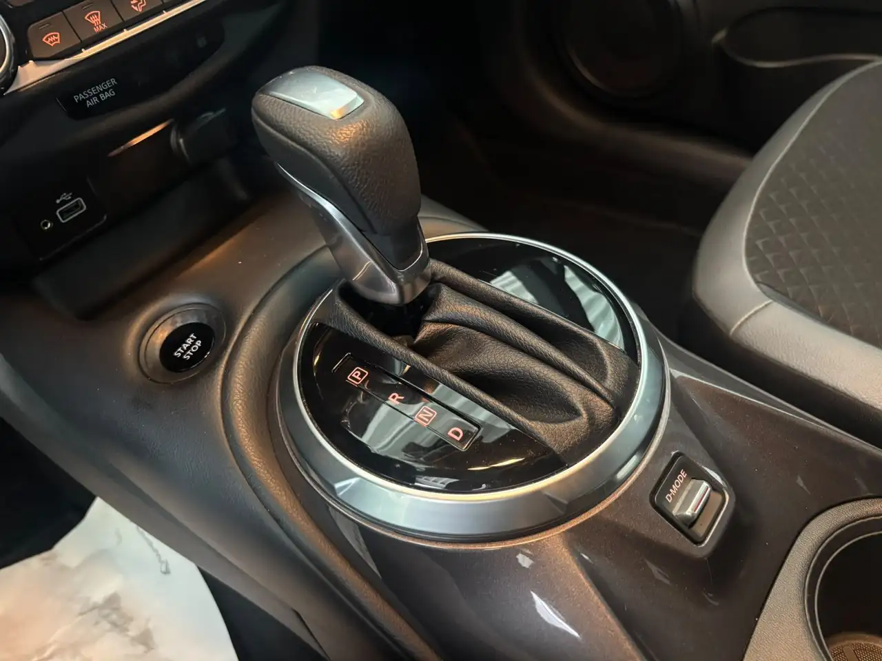 Nissan Juke 1.6 Hybrid N-Connecta — Galerie du véhicule 23