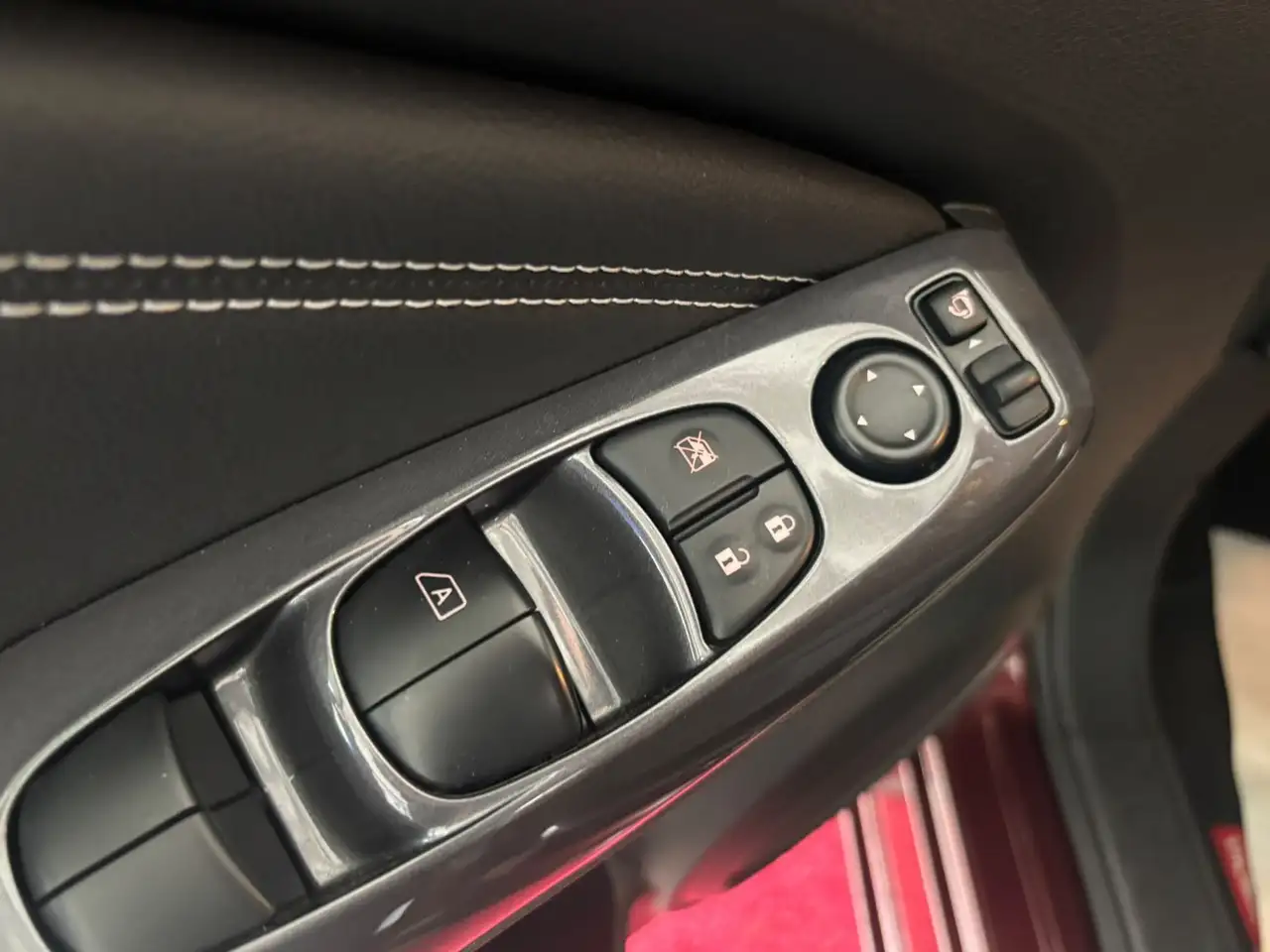 Nissan Juke 1.6 Hybrid N-Connecta — Galerie du véhicule 25