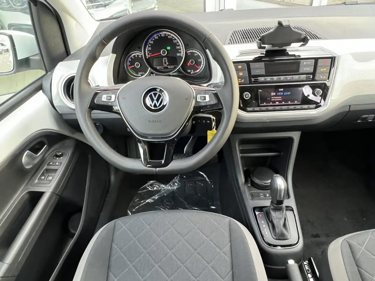Volkswagen e-up! ! Edition Automatik KAMERA, SITZH, EPH, GRA Klima — معرض صور السيارة 7
