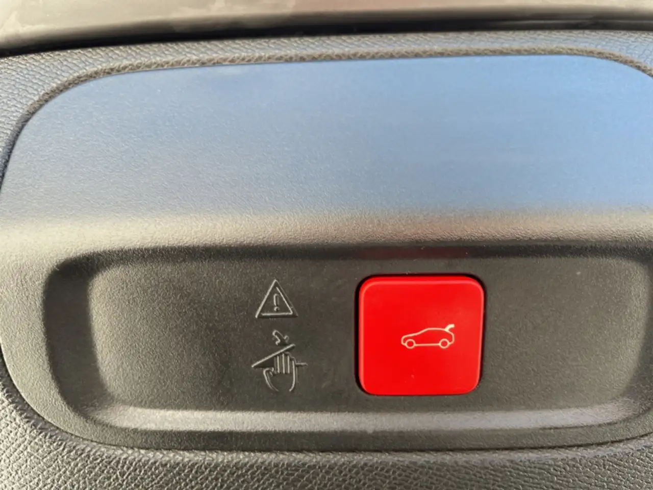 Peugeot 408 GT PureTech 130 EAT8 AHK-abnehmbar Navi Memory Sit — Galería del vehículo 22