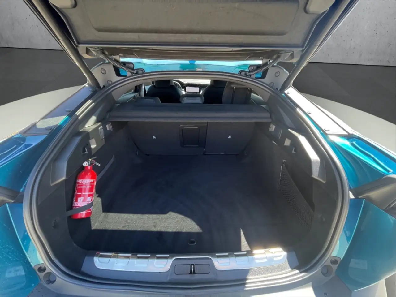 Peugeot 408 GT PureTech 130 EAT8 AHK-abnehmbar Navi Memory Sit — Galería del vehículo 7