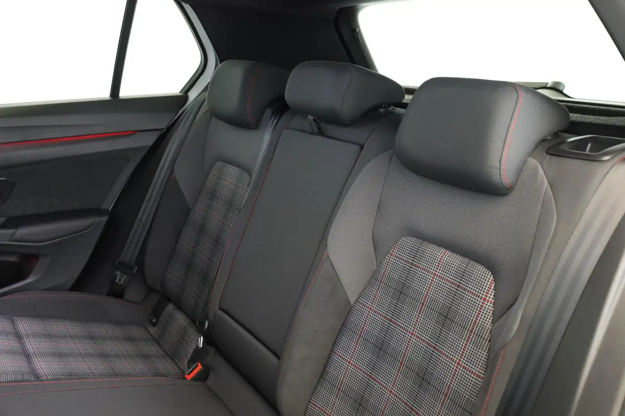 Volkswagen Golf GTI DSG Black IQ.LIGHT Pano HUD HarmanK 19" — Vehicle gallery 8