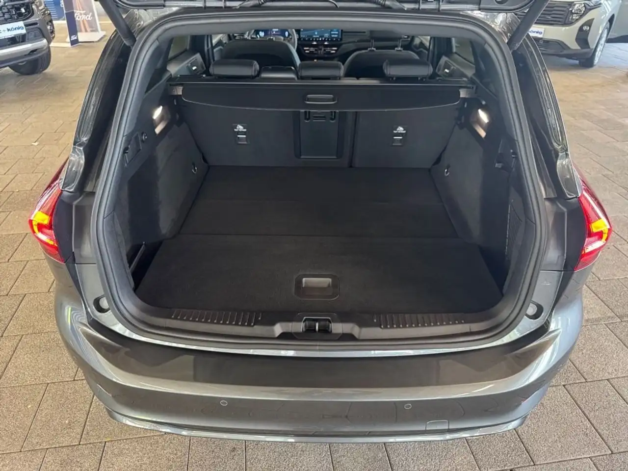 Ford Focus Turnier 1.0 EcoBoost Hybrid ST-LINE X — Vehicle gallery 22
