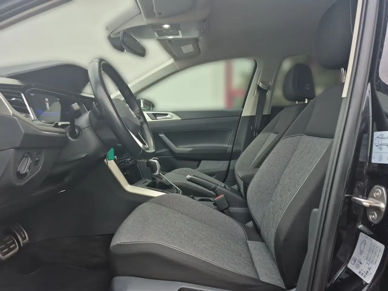 Volkswagen Polo MOVE IQ.DRIVE TSI DSG ACC+LED+NAVI-APP+SITZHZG+15 — Vehicle gallery 8