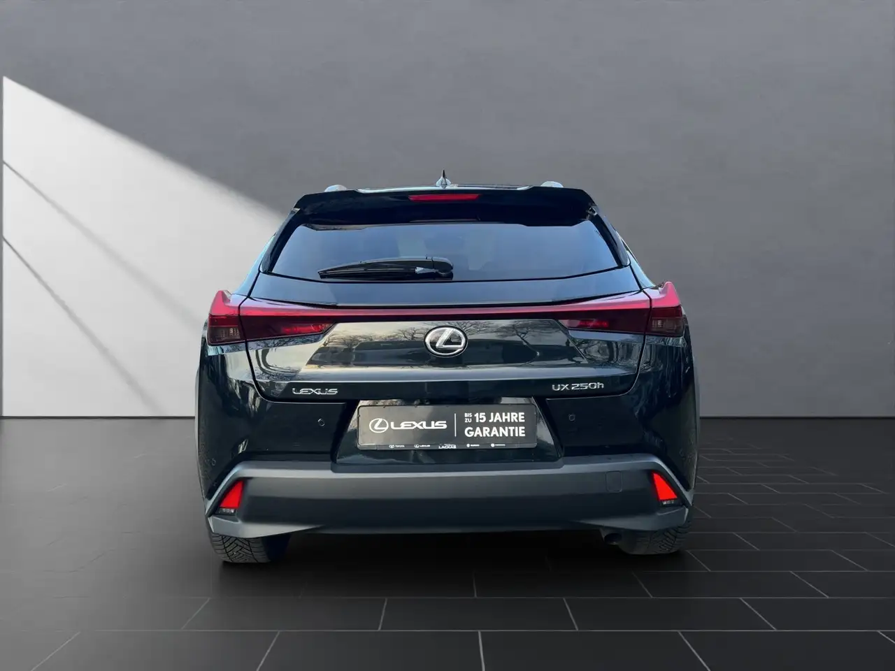Lexus UX 250h 250h*EXECUTIVE*PANO*PREMIUM*1HD*PANO* HUD* — معرض صور السيارة 4