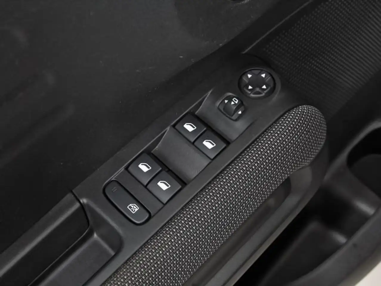 Citroen C3 Aircross Puretech S&S C-Series 110 — Vehicle gallery 13