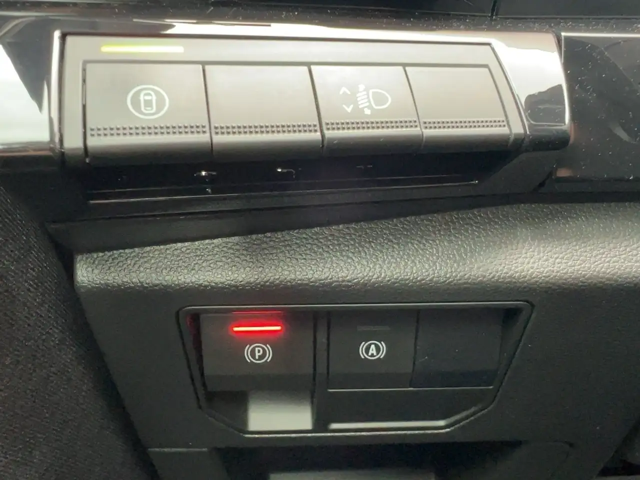 Renault Austral EVOLUTION TCe 160 AUTOMATIK SITZHEIZUNG — معرض صور السيارة 19