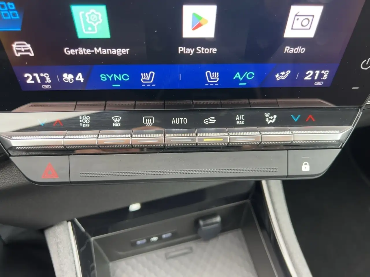Renault Austral EVOLUTION TCe 160 AUTOMATIK SITZHEIZUNG — معرض صور السيارة 16