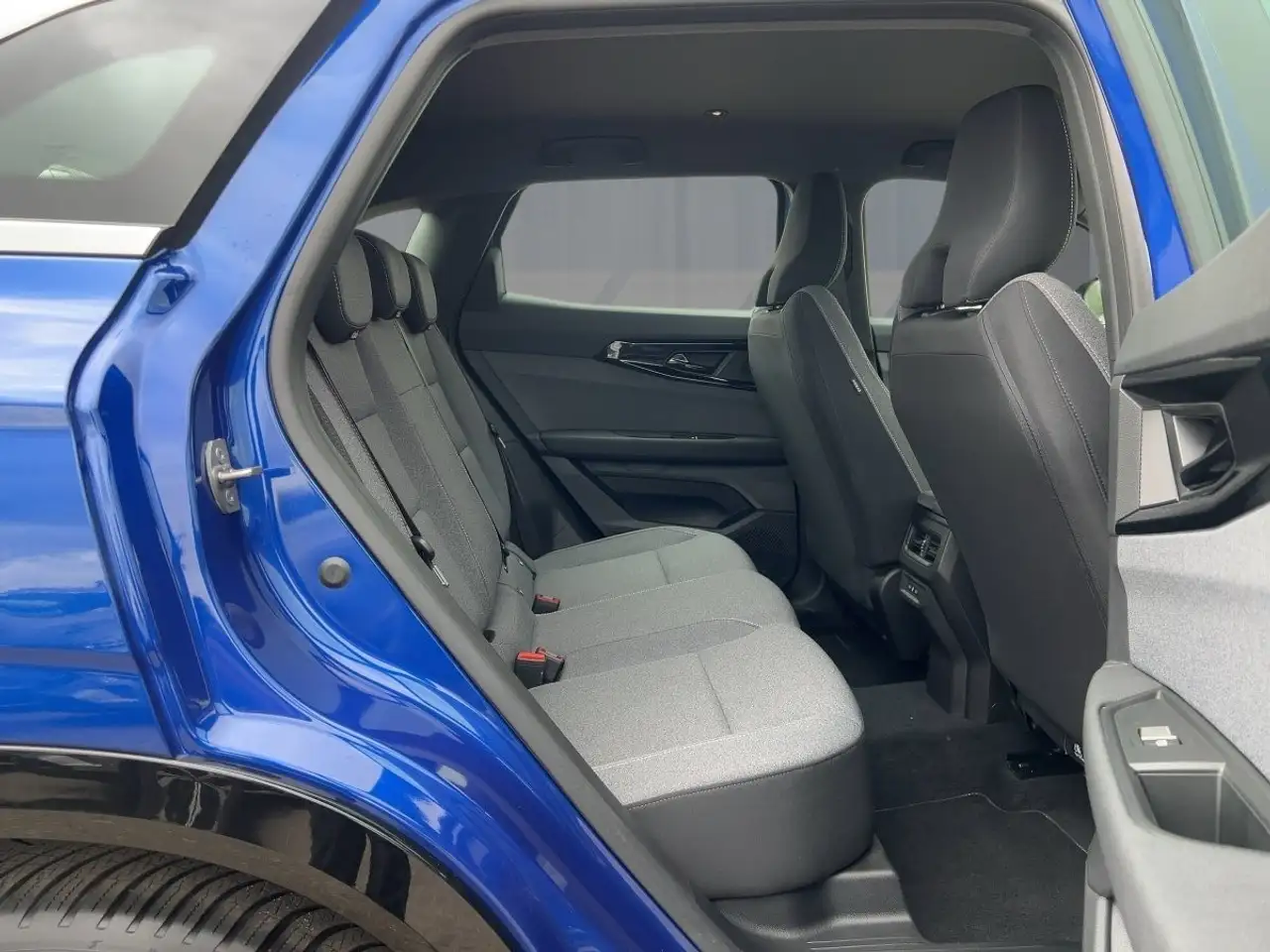 Renault Austral EVOLUTION TCe 160 AUTOMATIK SITZHEIZUNG — معرض صور السيارة 9