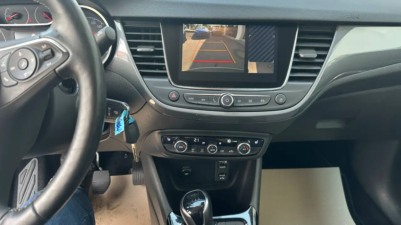 Opel Crossland Elegance Paket Anhängerkupplung Rückfahrkamera Navigationssystem Sitzheizung Lenkradheizung Frontscheibenheizung — Vehicle gallery 17