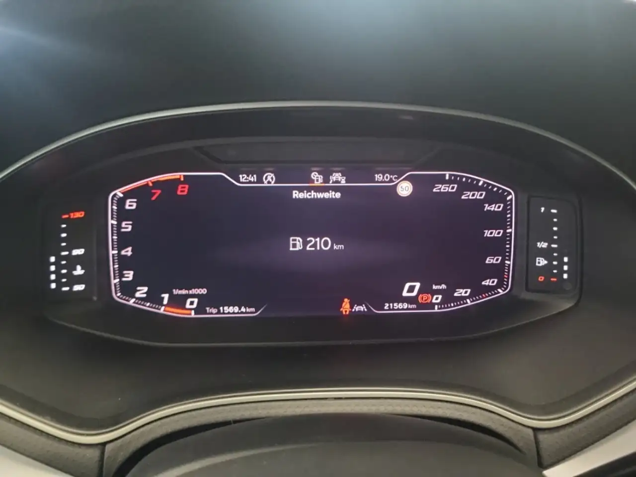 SEAT Ibiza FR NAV LED DIG-DISPLAY KAMERA TEMPOMAT APPLE/ANDR — Galería del vehículo 11