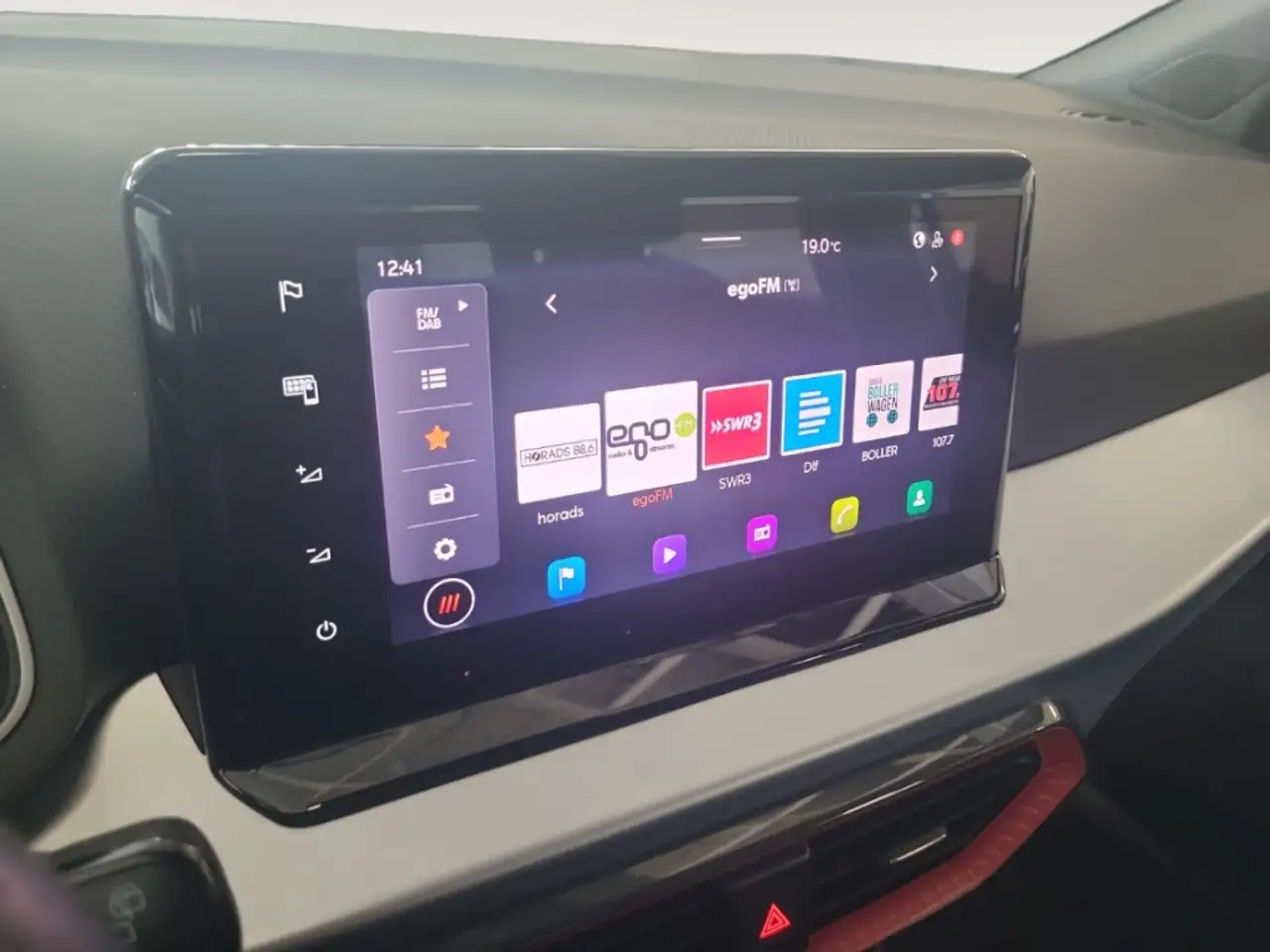 SEAT Ibiza FR NAV LED DIG-DISPLAY KAMERA TEMPOMAT APPLE/ANDR — Galería del vehículo 10