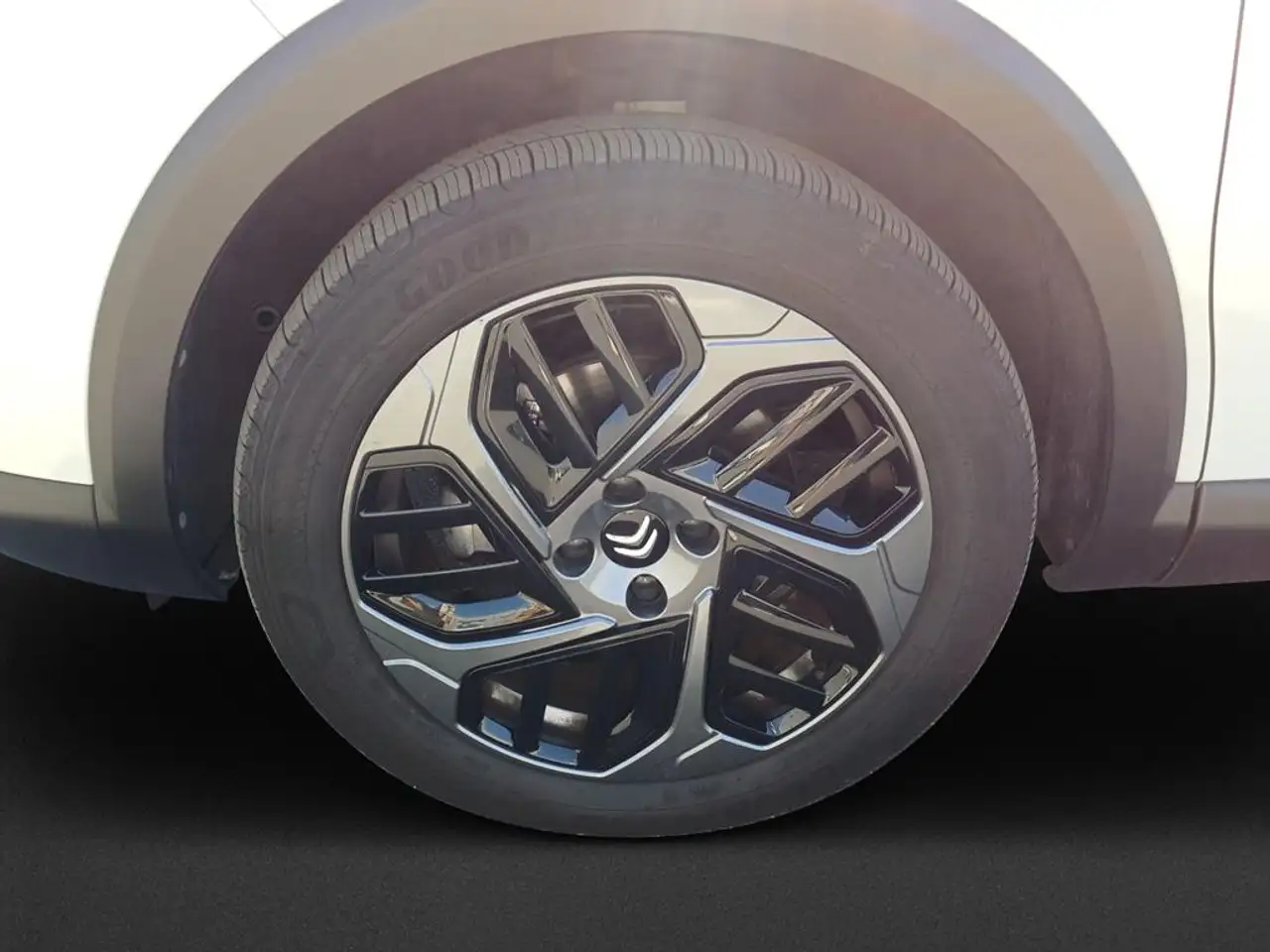 Citroen C4 Plus PT 130 EAT8 — معرض صور السيارة 21