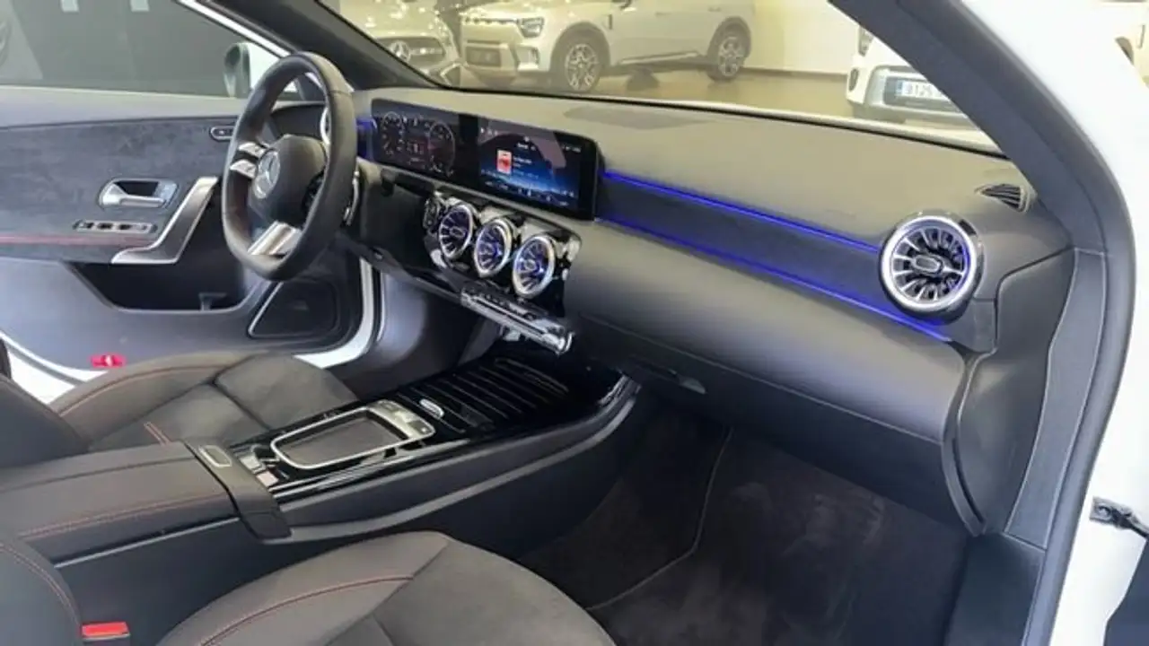 Mercedes-Benz A 180 d — معرض صور السيارة 10